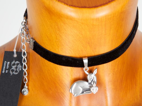 C9357 Samtkropfband mit Bambi liegend und kleinem Herz