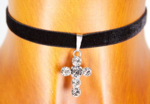 C77819 Samtkropfband mit Kreuz Swarovki Elements
