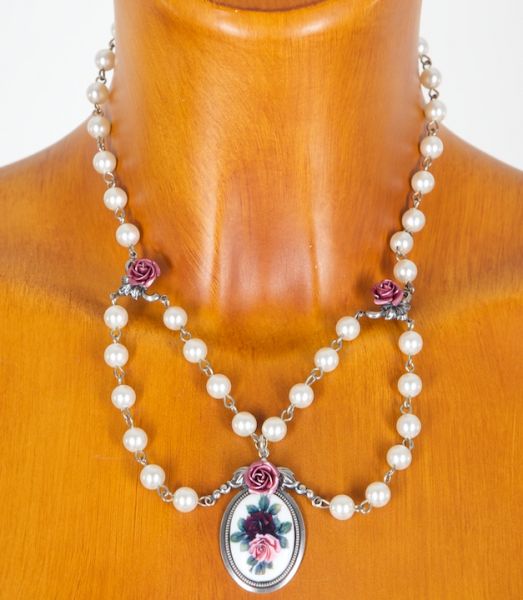 C9469 Perlenkette mit Rosen und Rosenmotiv vers.Farben